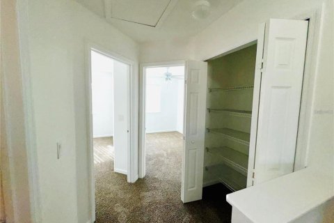Townhouse in Kissimmee, Florida 3 bedrooms, 136.38 sq.m. № 2283727 - photo 13