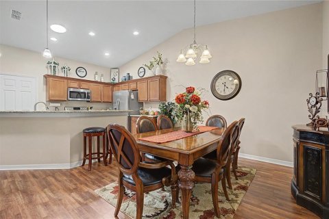 Villa ou maison à vendre à Zephyrhills, Floride: 2 chambres, 122.26 m2 № 2313013 - photo 25