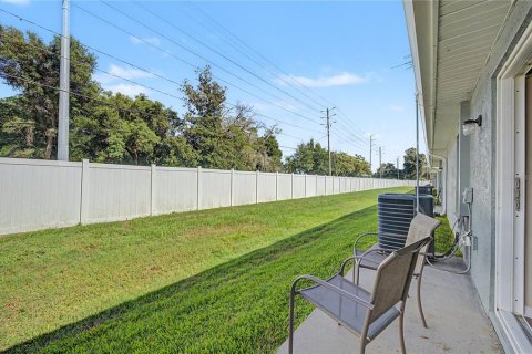 Villa ou maison à vendre à Zephyrhills, Floride: 2 chambres, 122.26 m2 № 2313013 - photo 12