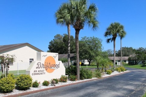 Villa ou maison à vendre à Zephyrhills, Floride: 2 chambres, 122.26 m2 № 2313013 - photo 8