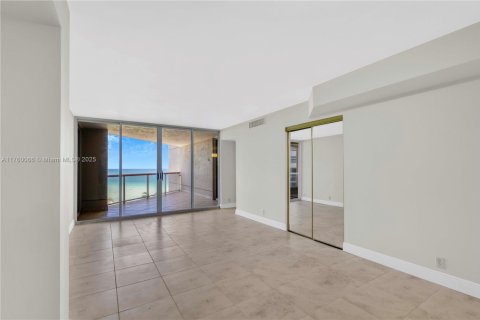 Condominio en venta en Miami Beach, Florida, 2 dormitorios, 94.76 m2 № 1707623 - foto 3