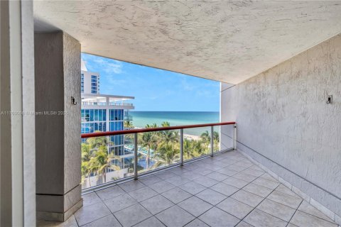 Condominio en venta en Miami Beach, Florida, 2 dormitorios, 94.76 m2 № 1707623 - foto 4