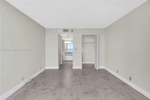 Condominio en venta en Miami Beach, Florida, 2 dormitorios, 94.76 m2 № 1707623 - foto 22