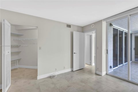Condominio en venta en Miami Beach, Florida, 2 dormitorios, 94.76 m2 № 1707623 - foto 14