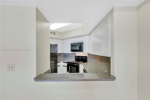 Condominio en venta en Miami Beach, Florida, 2 dormitorios, 94.76 m2 № 1707623 - foto 8