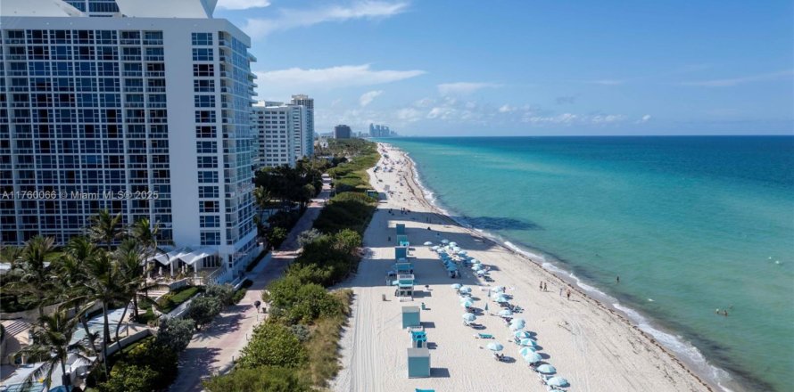Condominio en Miami Beach, Florida, 2 dormitorios  № 1707623