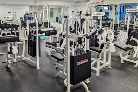 Condo in Hollywood, Florida, 1 bedroom  № 2069525 - photo 18