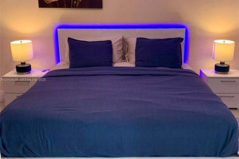 Condo in Hollywood, Florida, 1 bedroom  № 2069525 - photo 6