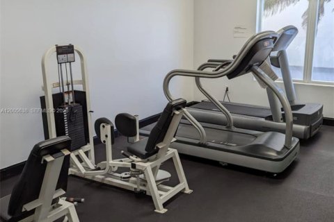 Condo in Hollywood, Florida, 1 bedroom  № 2069525 - photo 17