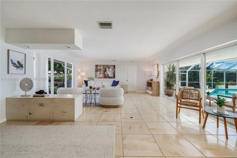 Casa en venta en Key Biscayne, Florida, 4 dormitorios, 336.31 m2 № 2062671 - foto 12