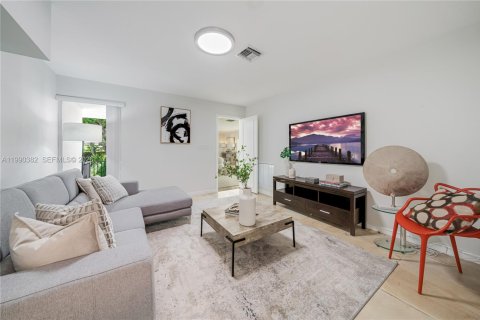 Casa en venta en Key Biscayne, Florida, 4 dormitorios, 336.31 m2 № 2062671 - foto 11