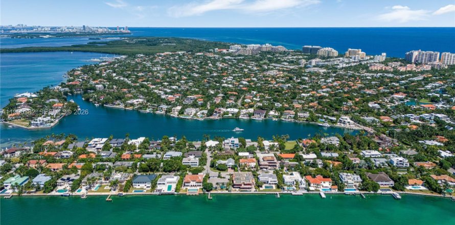 Casa en Key Biscayne, Florida 4 dormitorios, 336.31 m2 № 2062671