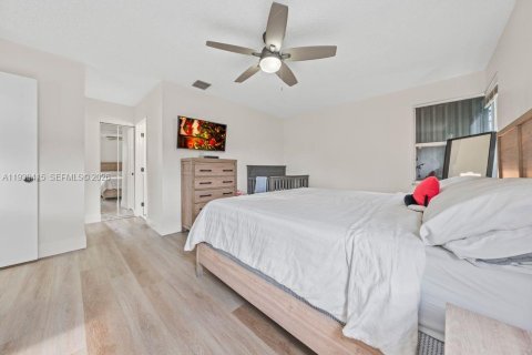 Купить виллу или дом в Пемброк-Пайнс, Флорида 3 спальни, 170.57м2, № 1997498 - фото 19