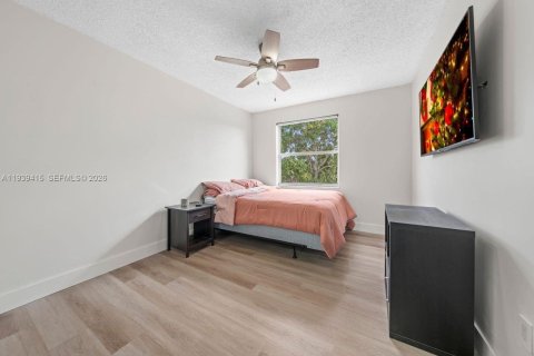 Купить виллу или дом в Пемброк-Пайнс, Флорида 3 спальни, 170.57м2, № 1997498 - фото 17