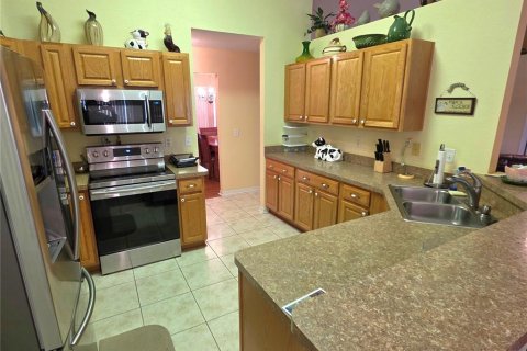 Villa ou maison à vendre à Spring Hill, Floride: 3 chambres, 174.84 m2 № 2388668 - photo 5