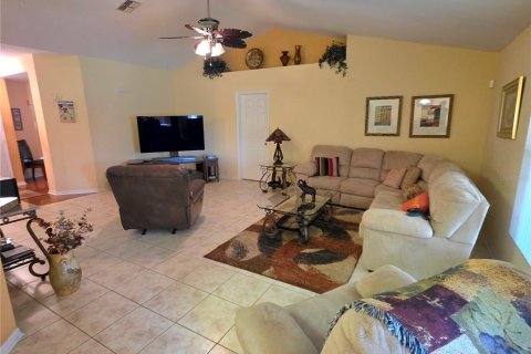Villa ou maison à vendre à Spring Hill, Floride: 3 chambres, 174.84 m2 № 2388668 - photo 9
