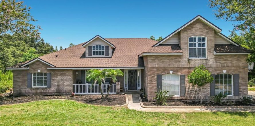 House in Deltona, Florida 4 bedrooms, 246.75 sq.m. № 2220835