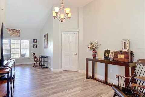House in Deltona, Florida 4 bedrooms, 246.75 sq.m. № 2220835 - photo 10