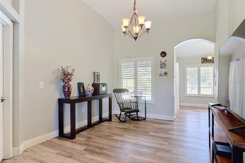 House in Deltona, Florida 4 bedrooms, 246.75 sq.m. № 2220835 - photo 8
