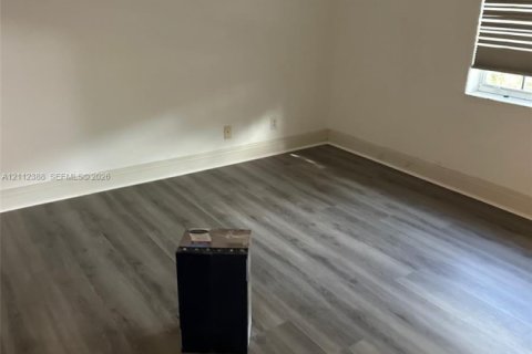 Touwnhouse à louer à Coral Springs, Floride: 4 chambres, 216.74 m2 № 2432550 - photo 28
