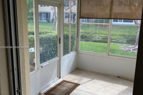 Touwnhouse à louer à Coral Springs, Floride: 4 chambres, 216.74 m2 № 2432550 - photo 16