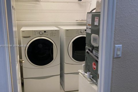 Touwnhouse à louer à Coral Springs, Floride: 4 chambres, 216.74 m2 № 2432550 - photo 22