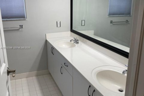 Touwnhouse à louer à Coral Springs, Floride: 4 chambres, 216.74 m2 № 2432550 - photo 21