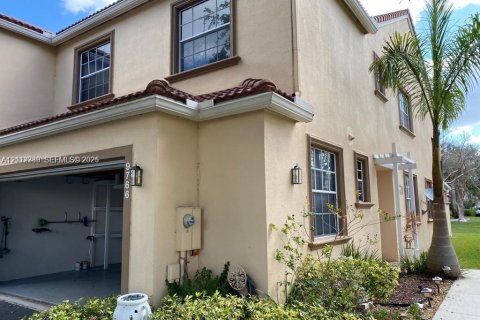 Touwnhouse à Coral Springs, Floride 4 chambres, 216.74 m2 № 2432550