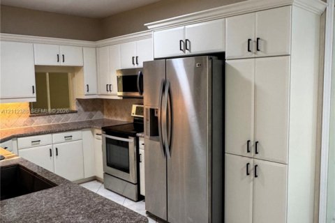 Touwnhouse à louer à Coral Springs, Floride: 4 chambres, 216.74 m2 № 2432550 - photo 7