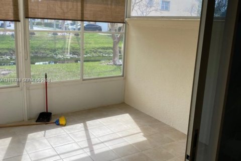 Touwnhouse à louer à Coral Springs, Floride: 4 chambres, 216.74 m2 № 2432550 - photo 15
