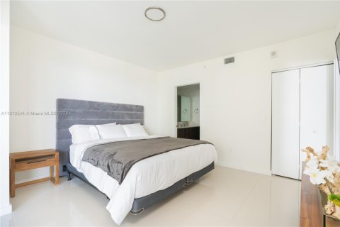 Condominio en venta en Miami, Florida, 3 dormitorios, 147.9 m2 № 2013558 - foto 24
