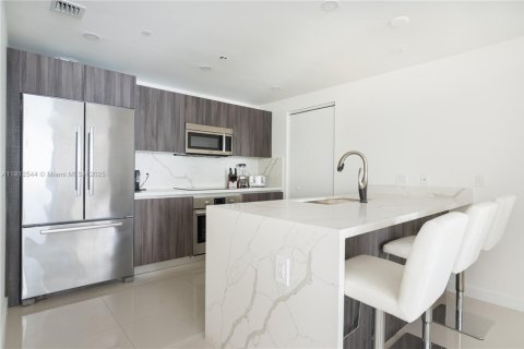 Condominio en venta en Miami, Florida, 3 dormitorios, 147.9 m2 № 2013558 - foto 19