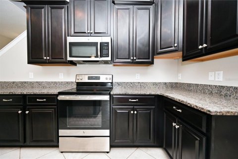 Снять в аренду таунхаус в Уэсли-Чепел, Флорида 3 комнаты, 215.44м2, № 1856627 - фото 9