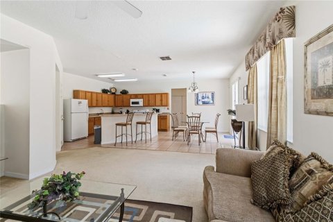 Villa ou maison à vendre à Davenport, Floride: 4 chambres, 248.23 m2 № 2120736 - photo 9