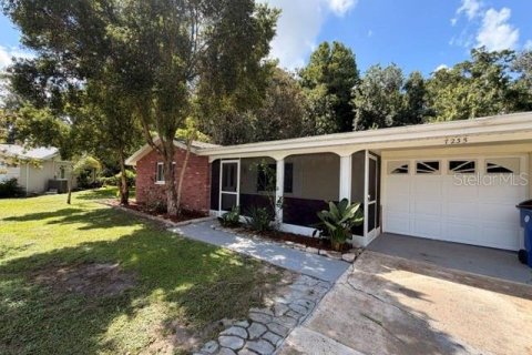 Villa ou maison à New Port Richey, Floride 3 chambres, 157.84 m2 № 2211224