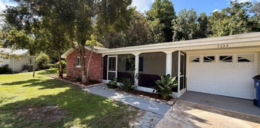 House in New Port Richey, Florida 3 bedrooms, 157.84 sq.m. № 2211224