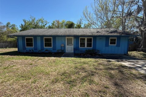 House in Homosassa, Florida 4 bedrooms, 107.02 sq.m. № 2209700
