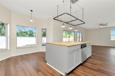 House in Riverview, Florida 6 bedrooms, 260.68 sq.m. № 1622655 - photo 15
