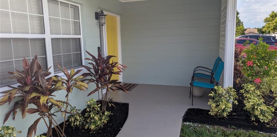 House in Seminole, Florida 3 bedrooms, 101.17 sq.m. № 1880936
