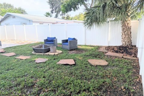 House in Seminole, Florida 3 bedrooms, 101.17 sq.m. № 1880936 - photo 28
