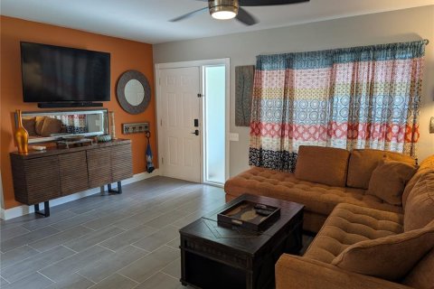 House in Seminole, Florida 3 bedrooms, 101.17 sq.m. № 1880936 - photo 2
