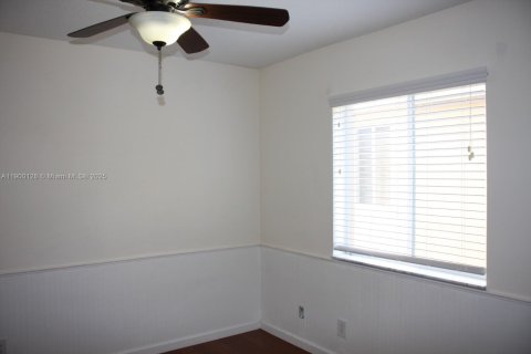 Casa en alquiler en Weston, Florida, 3 dormitorios, 132.29 m2 № 1952052 - foto 24