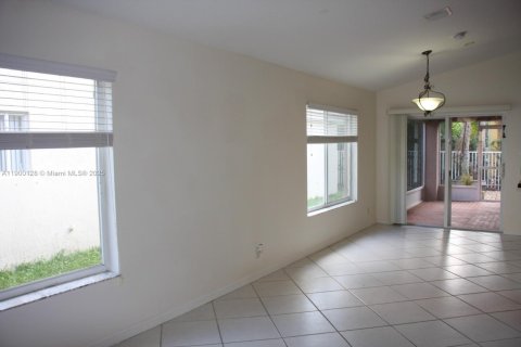 Casa en alquiler en Weston, Florida, 3 dormitorios, 132.29 m2 № 1952052 - foto 13