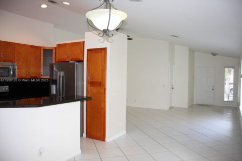 Casa en alquiler en Weston, Florida, 3 dormitorios, 132.29 m2 № 1952052 - foto 7
