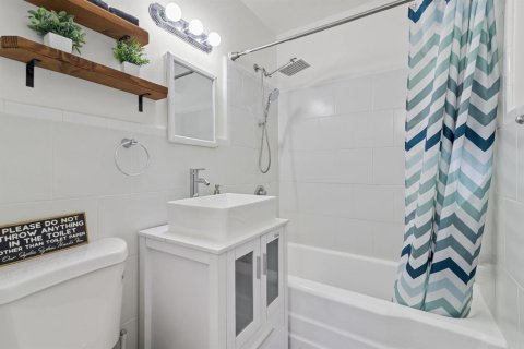 Casa en venta en Miami, Florida, 4 dormitorios, 179.21 m2 № 2083970 - foto 9