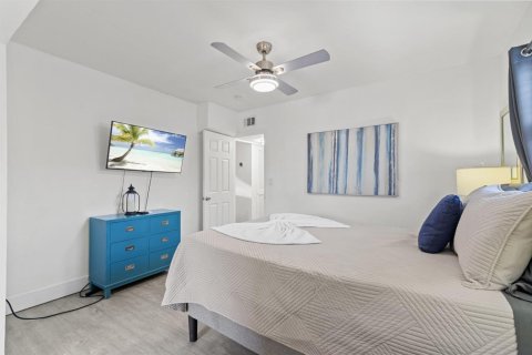 Casa en venta en Miami, Florida, 4 dormitorios, 179.21 m2 № 2083970 - foto 7