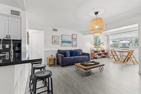 Casa en venta en Miami, Florida, 4 dormitorios, 179.21 m2 № 2083970 - foto 20