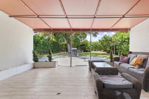 Casa en venta en Miami, Florida, 4 dormitorios, 179.21 m2 № 2083970 - foto 25