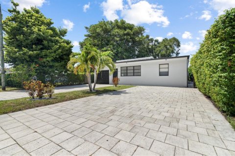 Casa en venta en Miami, Florida, 4 dormitorios, 179.21 m2 № 2083970 - foto 23