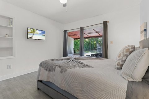 Casa en venta en Miami, Florida, 4 dormitorios, 179.21 m2 № 2083970 - foto 24